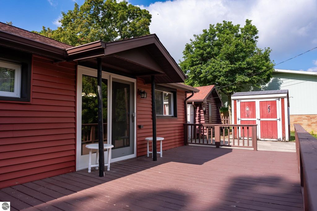 Photo of 604 Hopkins Avenue, Mt Pleasant, MI 48858 (MLS # 1938608)