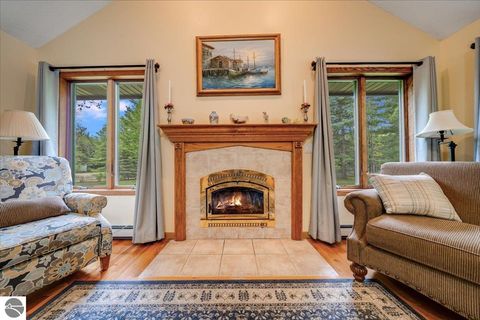 Tiny photo for 6369 Wooded Trail, Houghton Lake, MI 48629 (MLS # 1939397)
