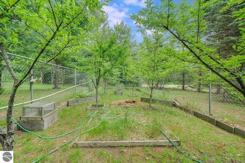 Tiny photo for 6369 Wooded Trail, Houghton Lake, MI 48629 (MLS # 1939397)