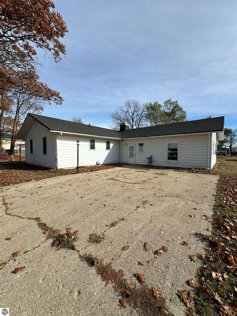 Tiny photo for 415 S Walnut Street, Kalkaska, MI 49646 (MLS # 1940457)
