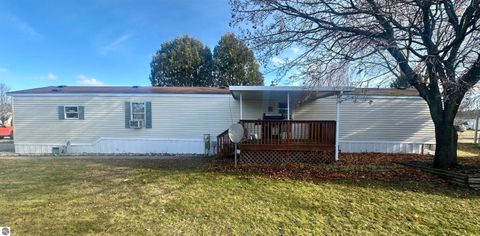Tiny photo for 403 Farm Lane, Cadillac, MI 49601 (MLS # 1940776)