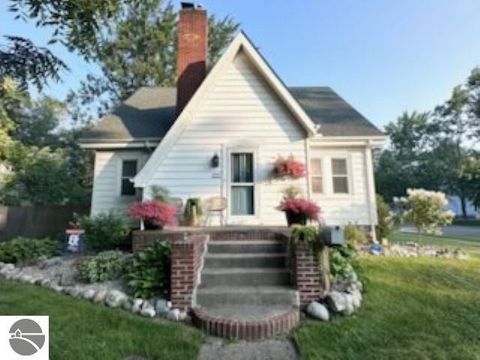 Photo of 1315 Mill Street, Midland, MI 48640 (MLS # 1941091)