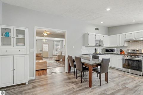 Tiny photo for 326 W Emerson Street, Ithaca, MI 48847 (MLS # 1941051)