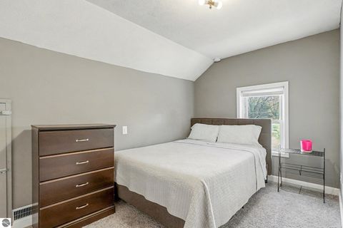 Tiny photo for 326 W Emerson Street, Ithaca, MI 48847 (MLS # 1941051)