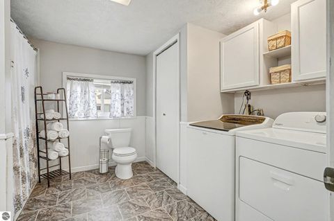 Tiny photo for 326 W Emerson Street, Ithaca, MI 48847 (MLS # 1941051)