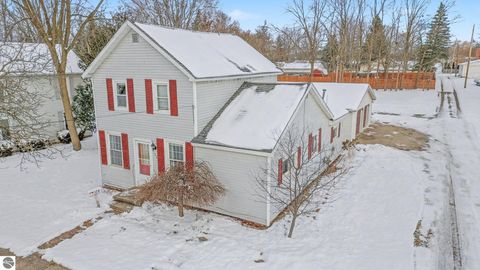 Photo of 326 W Emerson Street, Ithaca, MI 48847 (MLS # 1941051)