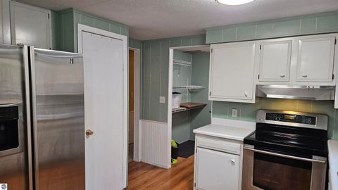 Tiny photo for 3313 Bennett Road, Cheboygan, MI 49721 (MLS # 1939796)