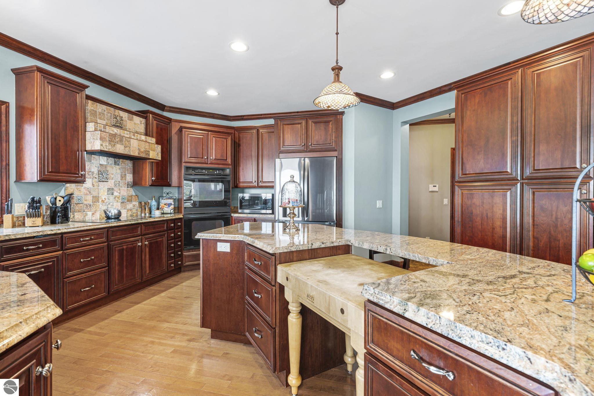 Traverse City, Michigan 49684, United States, 5 Bedrooms Bedrooms, ,4 BathroomsBathrooms,Residential,Active,141735