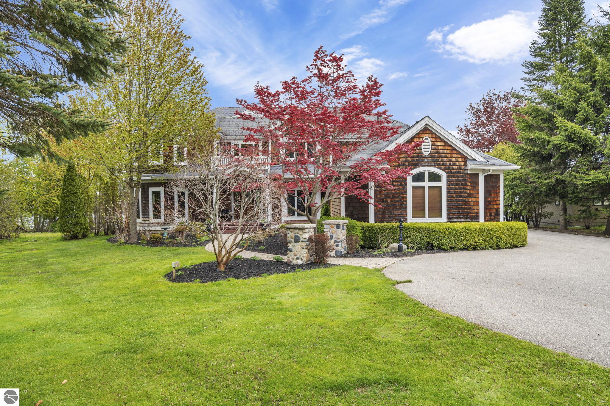 Traverse City, Michigan 49684, United States, 5 Bedrooms Bedrooms, ,4 BathroomsBathrooms,Residential,Active,141735