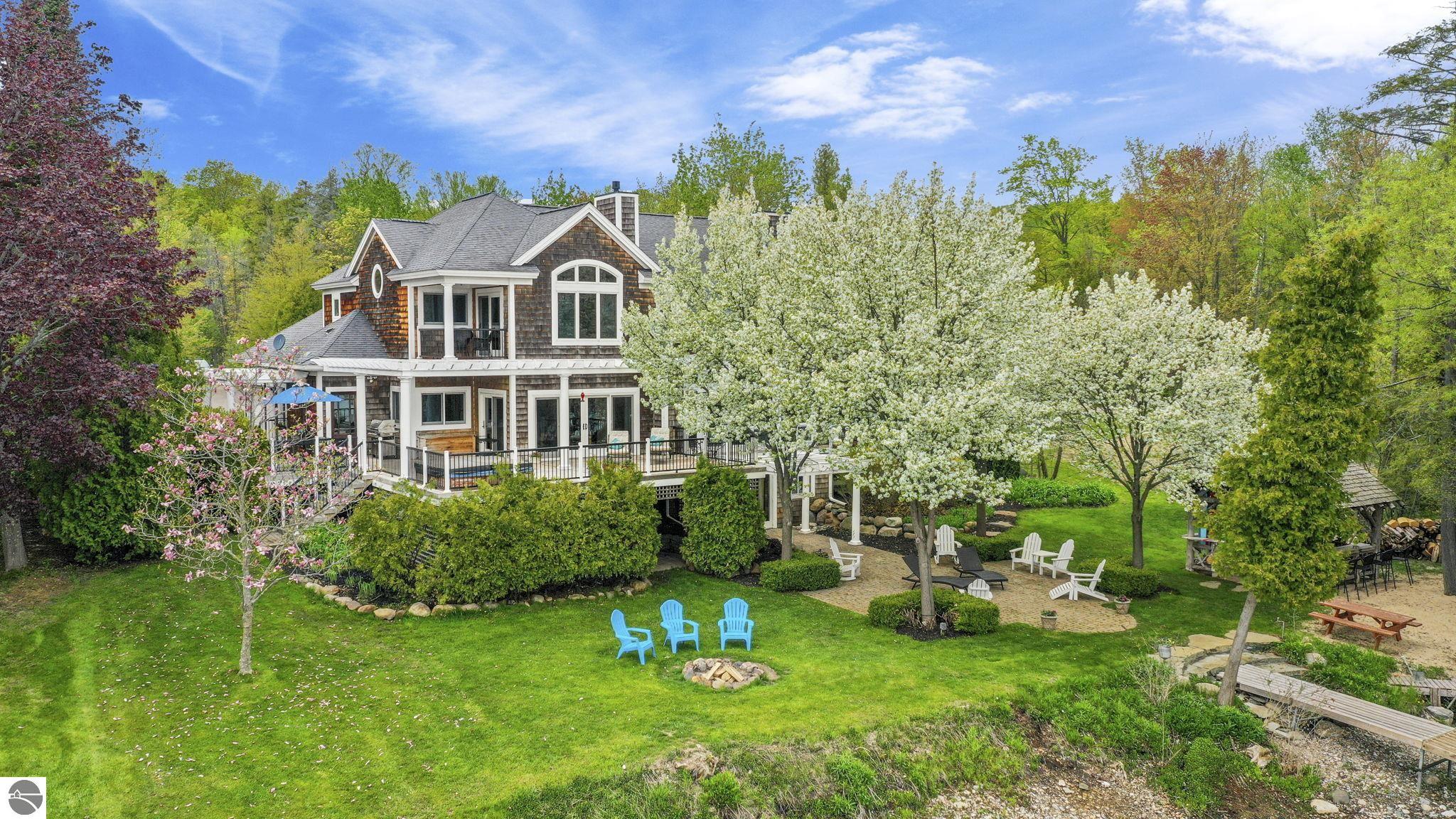 Traverse City, Michigan 49684, United States, 5 Bedrooms Bedrooms, ,4 BathroomsBathrooms,Residential,Active,141735