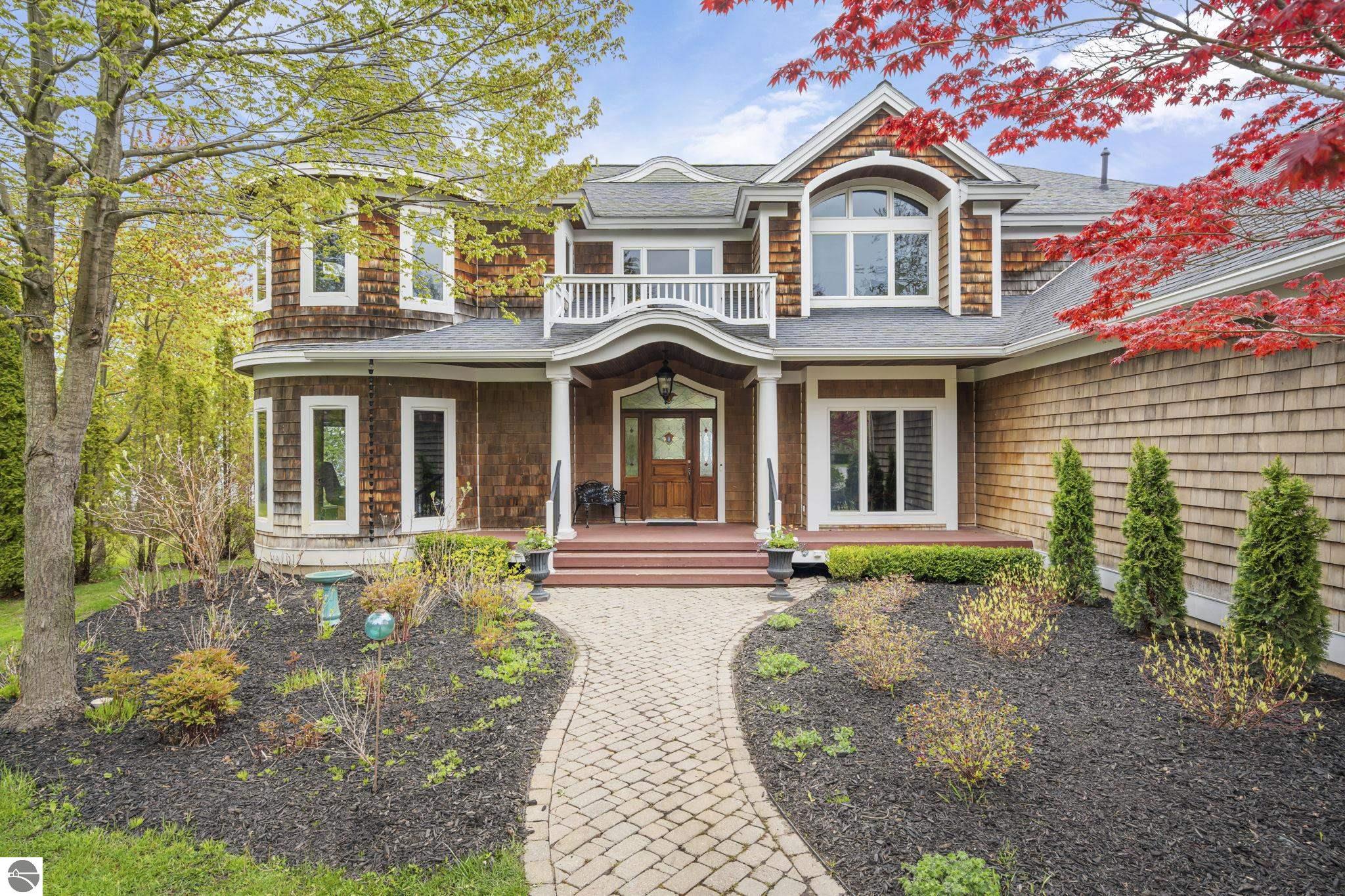 Traverse City, Michigan 49684, United States, 5 Bedrooms Bedrooms, ,4 BathroomsBathrooms,Residential,Active,141735