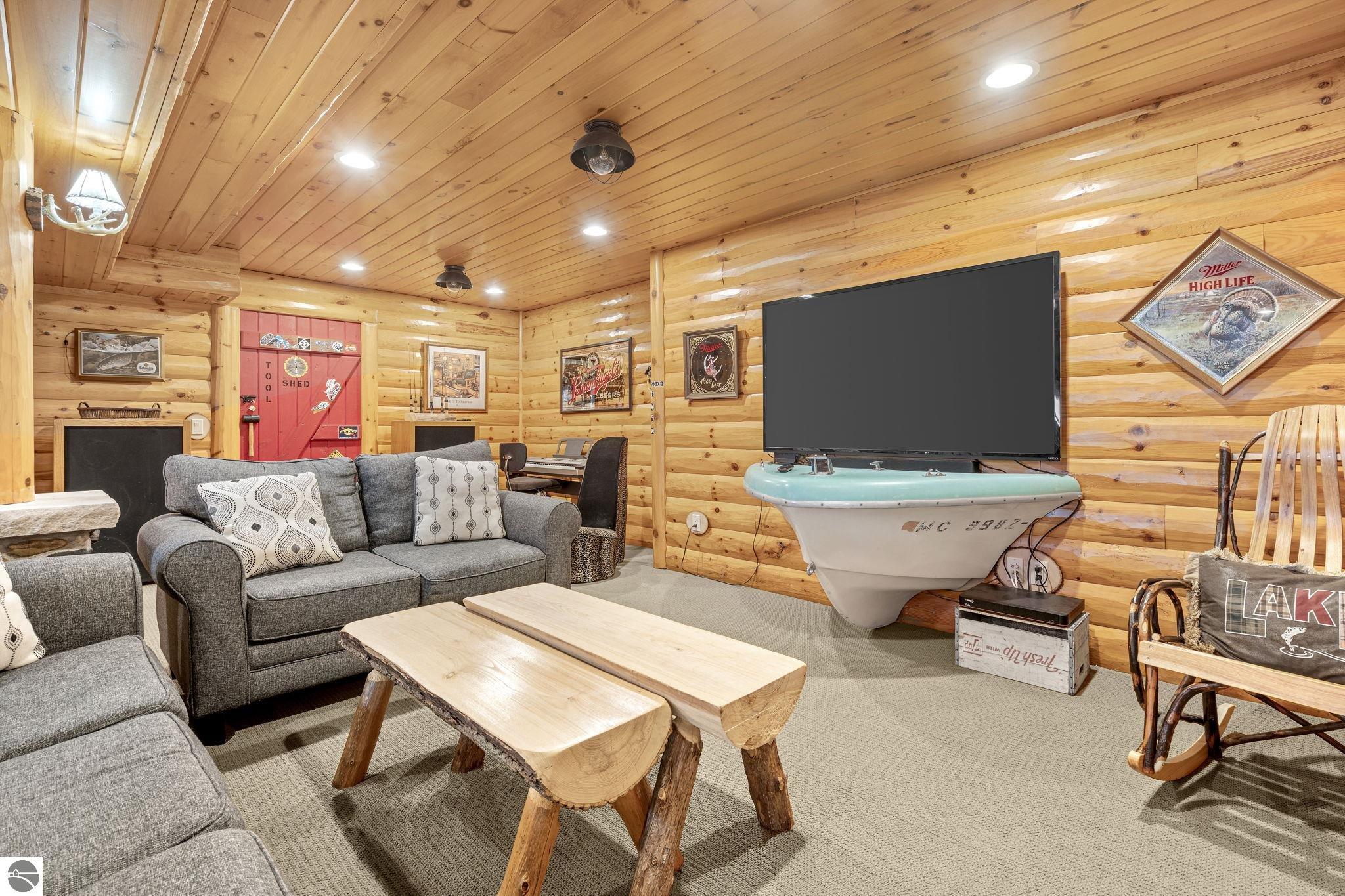 Traverse City, Michigan 49684, United States, 5 Bedrooms Bedrooms, ,4 BathroomsBathrooms,Residential,Active,141735