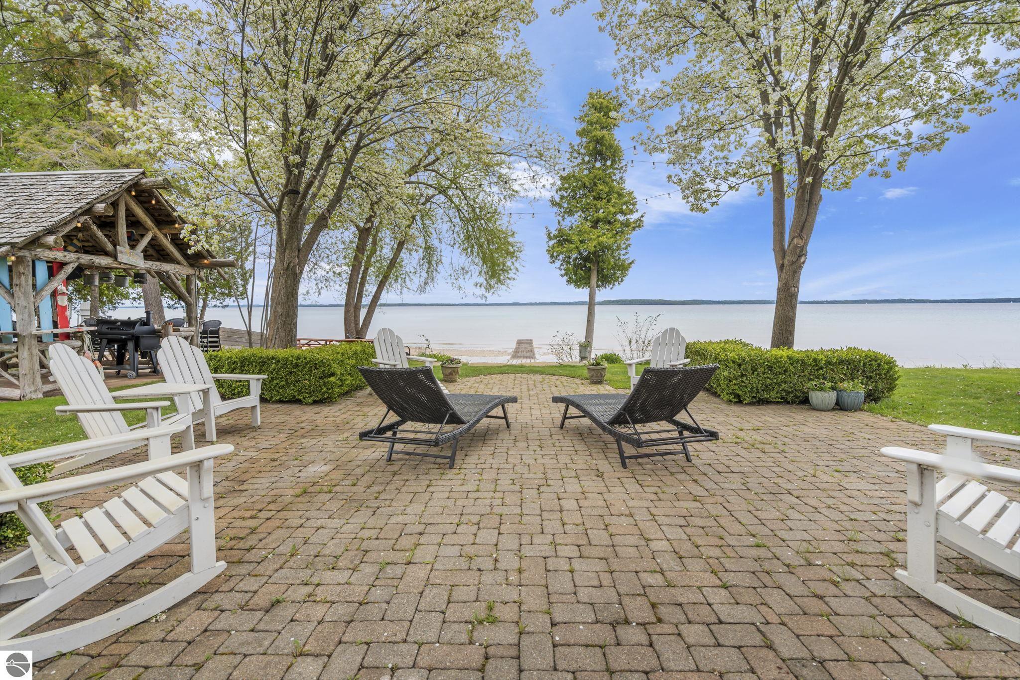 Traverse City, Michigan 49684, United States, 5 Bedrooms Bedrooms, ,4 BathroomsBathrooms,Residential,Active,141735