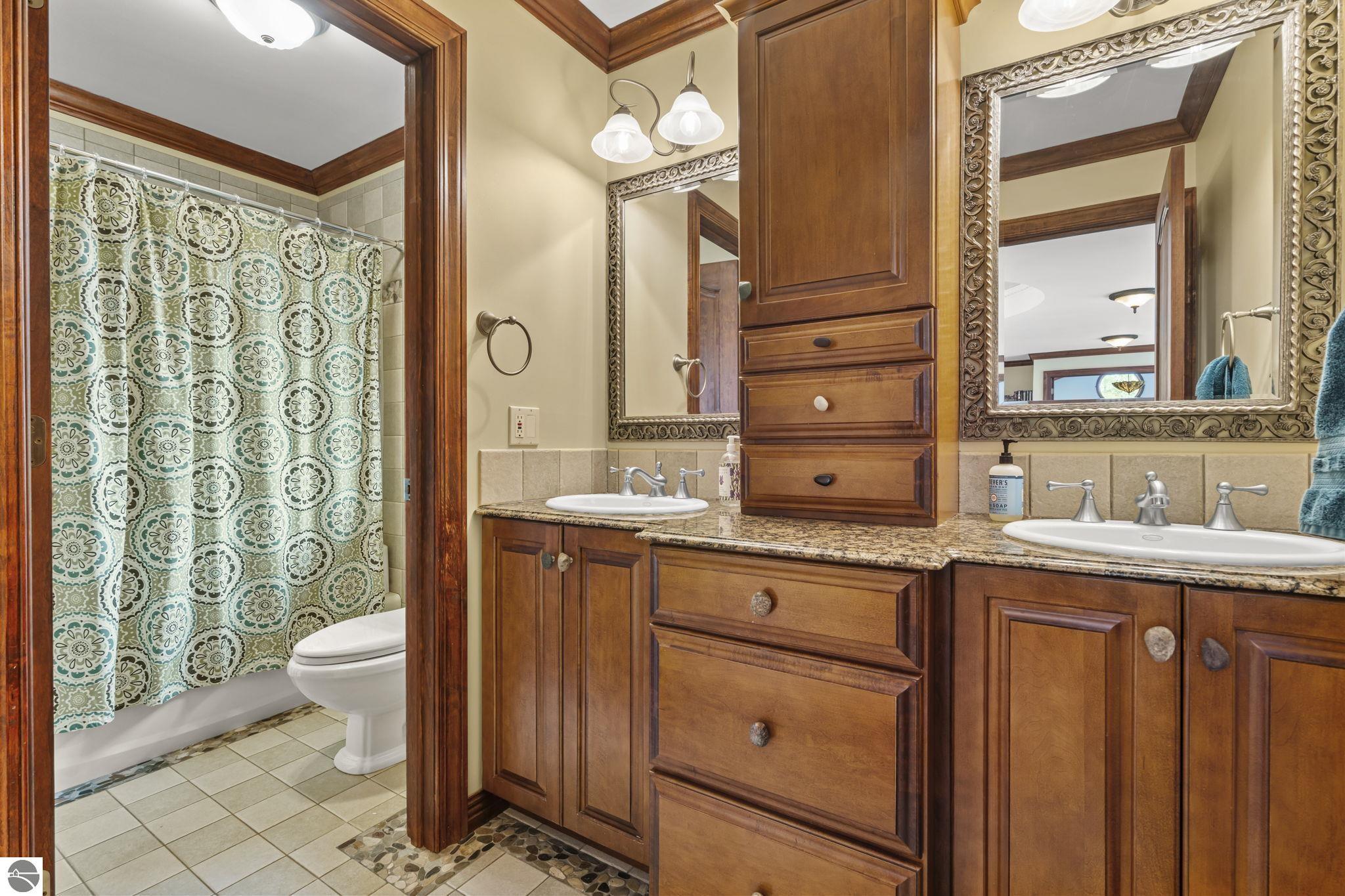 Traverse City, Michigan 49684, United States, 5 Bedrooms Bedrooms, ,4 BathroomsBathrooms,Residential,Active,141735