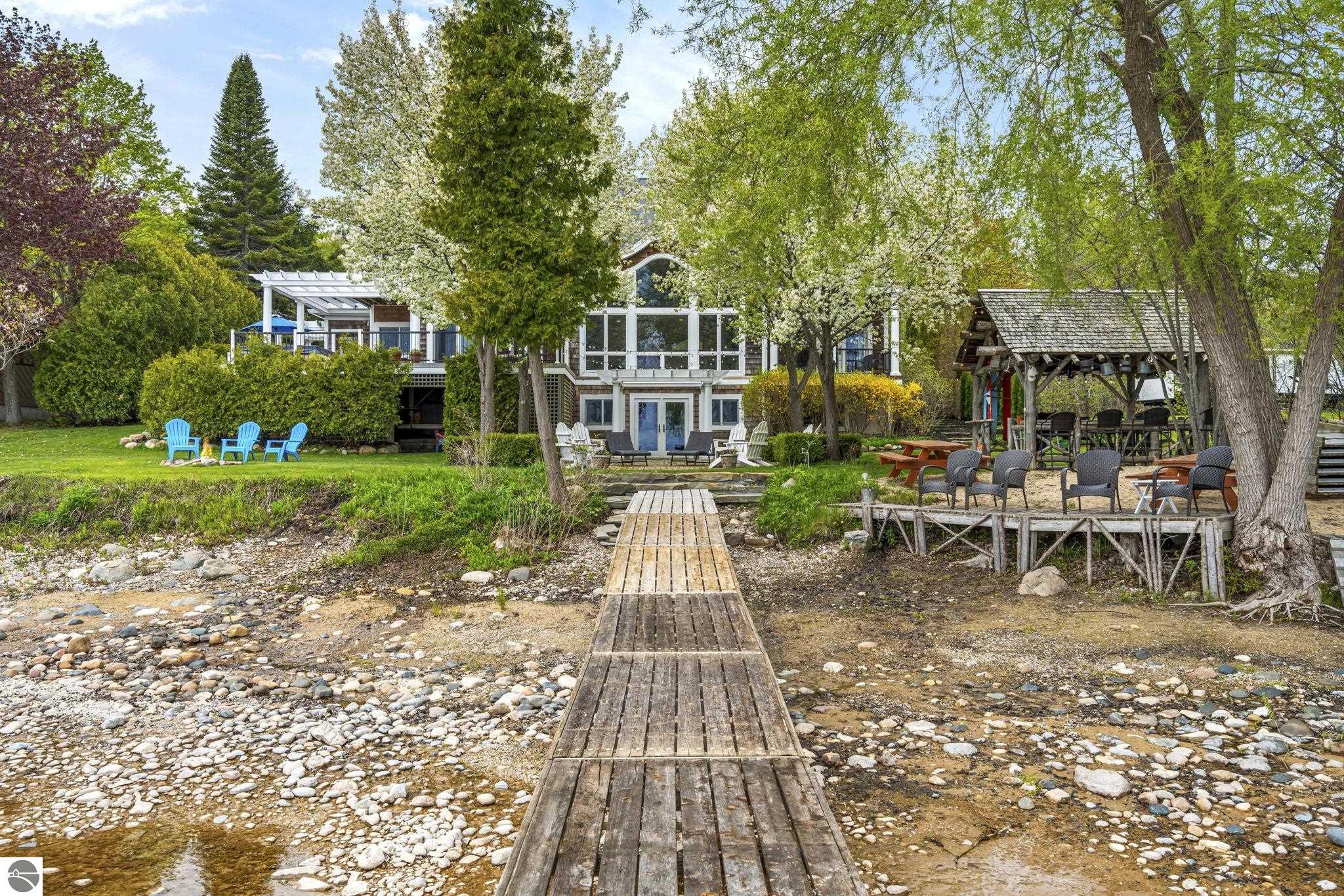 Traverse City, Michigan 49684, United States, 5 Bedrooms Bedrooms, ,4 BathroomsBathrooms,Residential,Active,141735