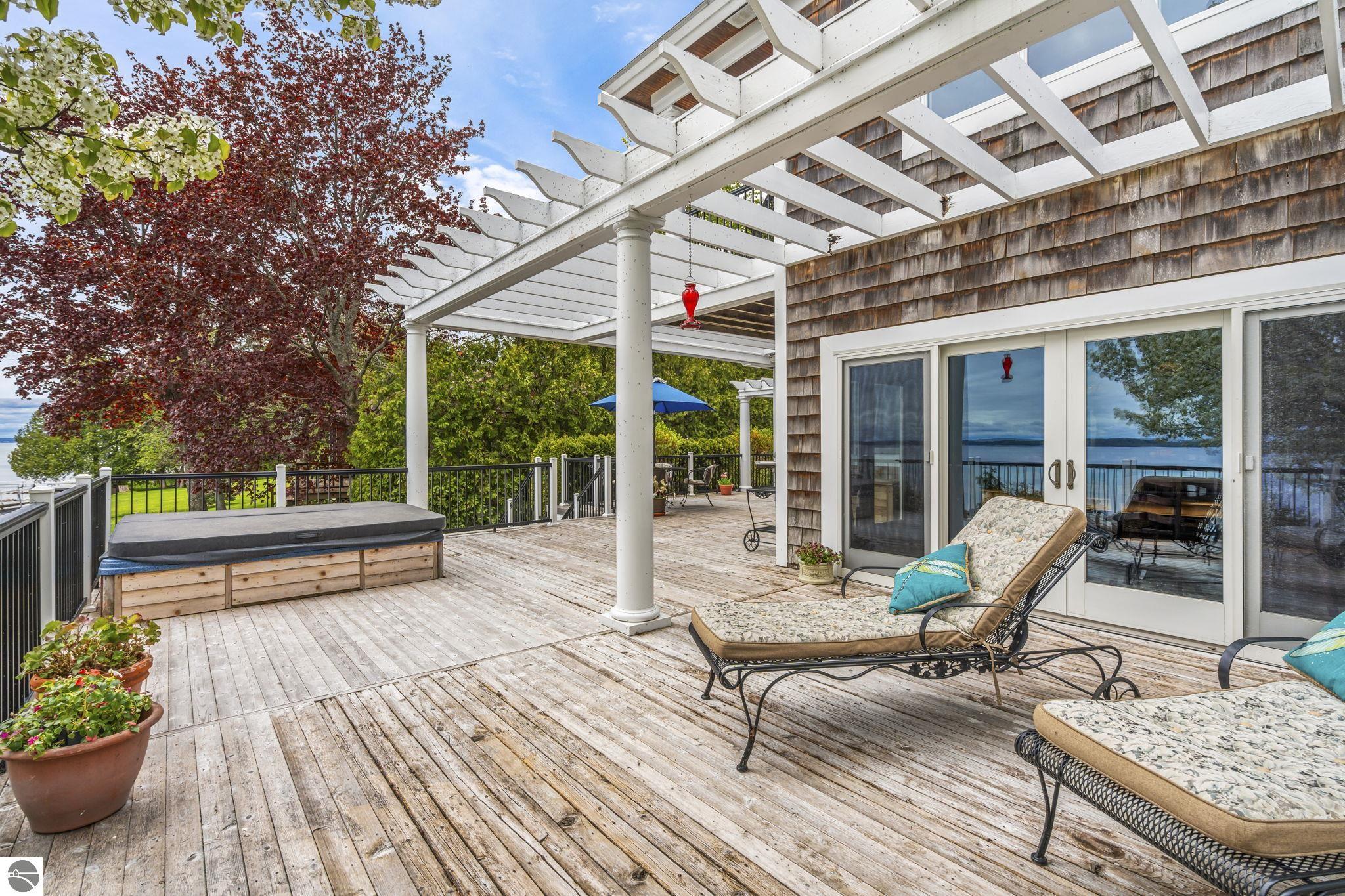 Traverse City, Michigan 49684, United States, 5 Bedrooms Bedrooms, ,4 BathroomsBathrooms,Residential,Active,141735