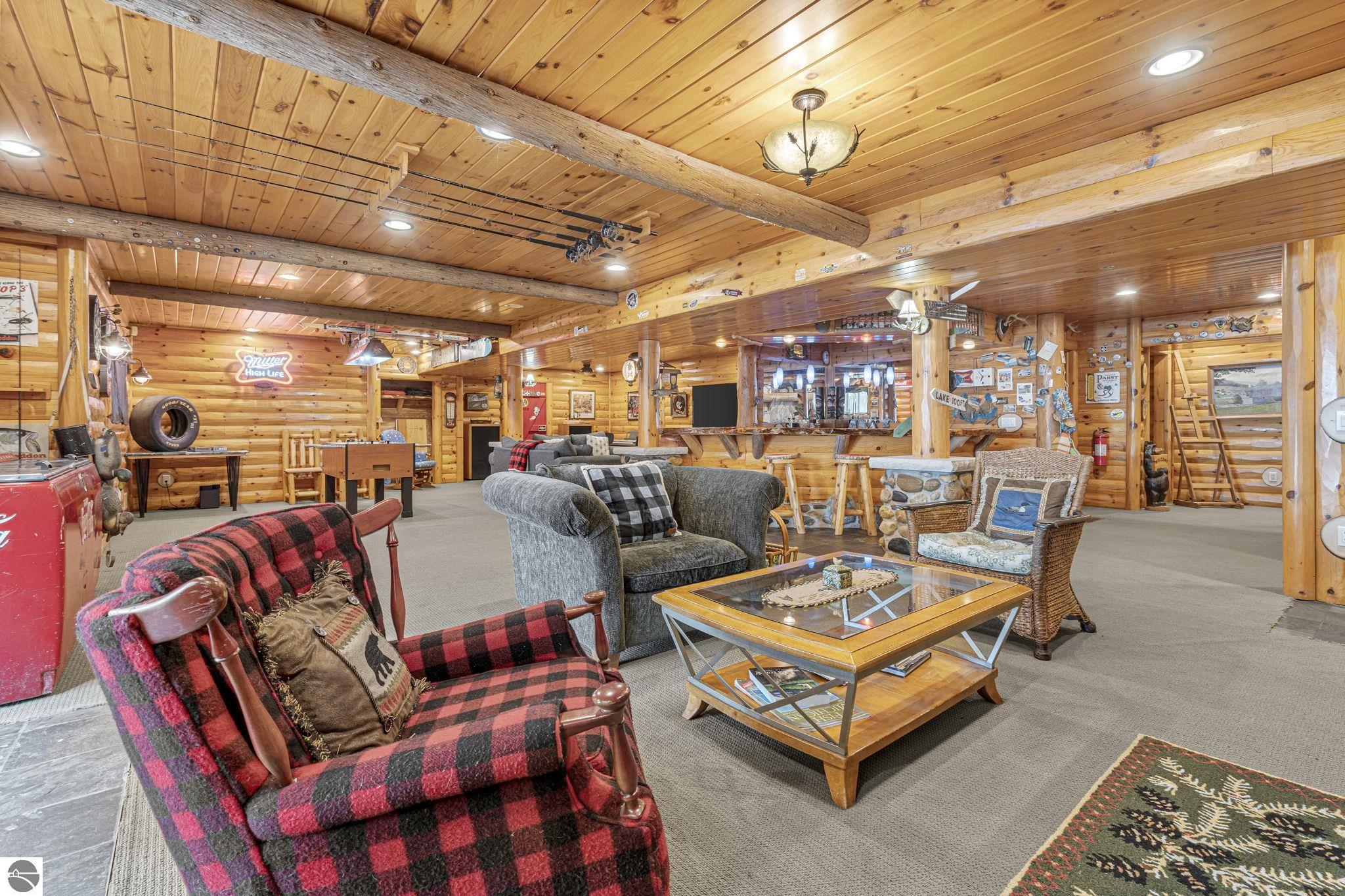 Traverse City, Michigan 49684, United States, 5 Bedrooms Bedrooms, ,4 BathroomsBathrooms,Residential,Active,141735