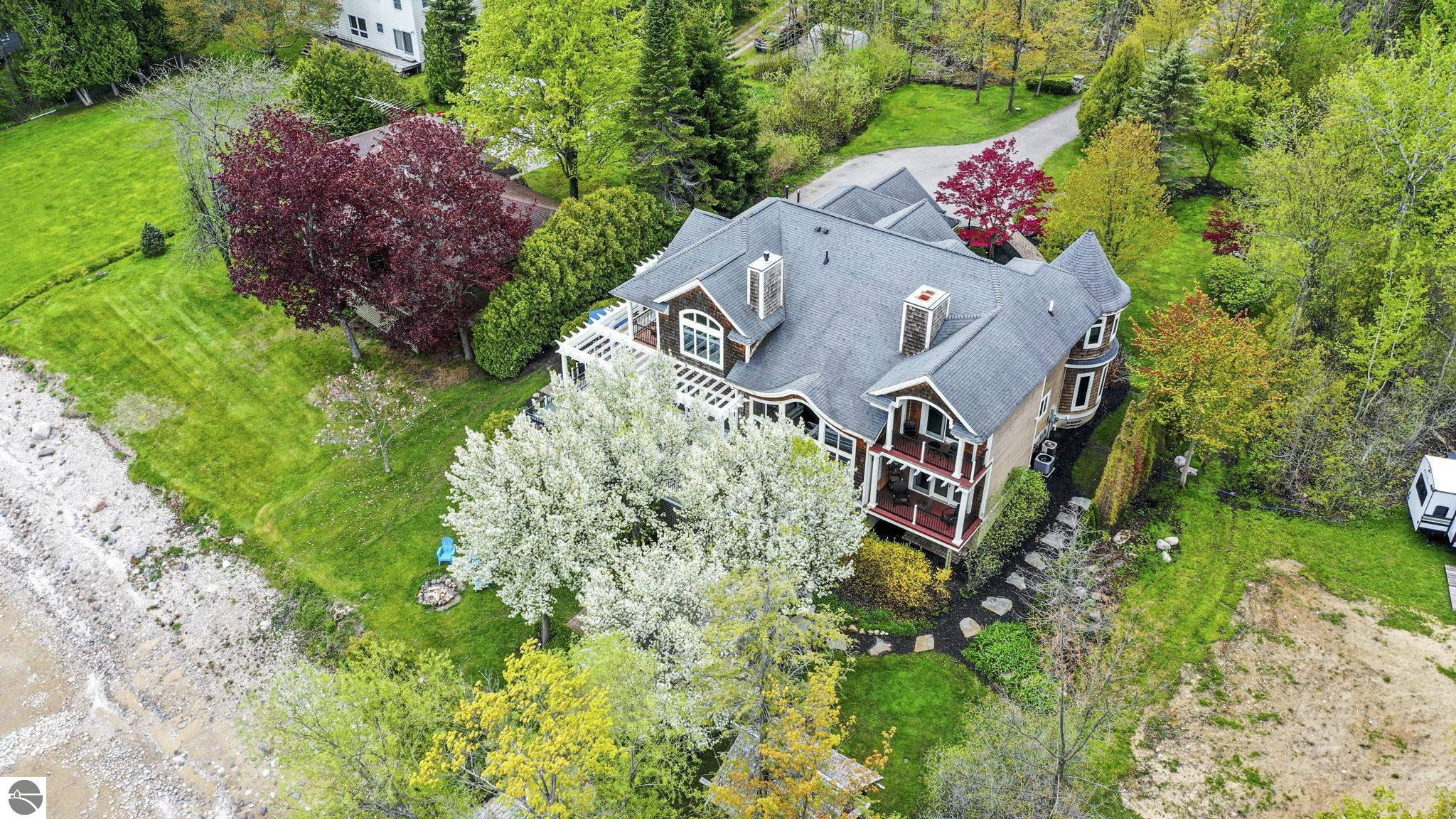 Traverse City, Michigan 49684, United States, 5 Bedrooms Bedrooms, ,4 BathroomsBathrooms,Residential,Active,141735