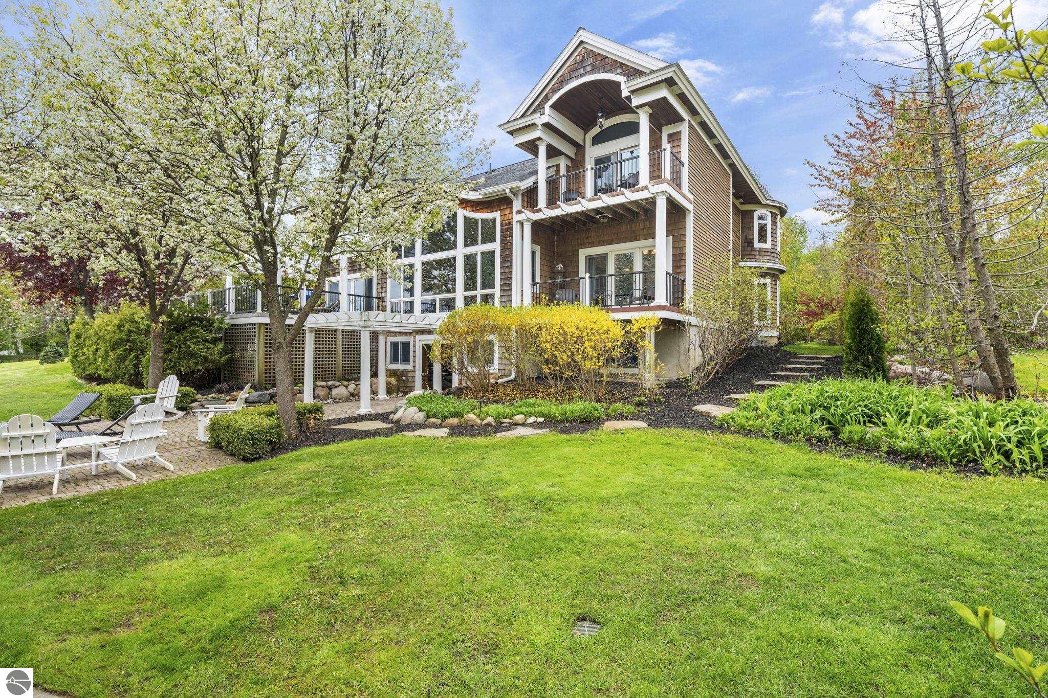 Traverse City, Michigan 49684, United States, 5 Bedrooms Bedrooms, ,4 BathroomsBathrooms,Residential,Active,141735