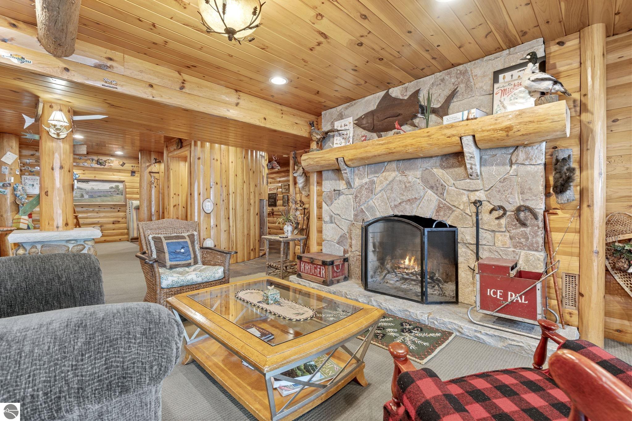 Traverse City, Michigan 49684, United States, 5 Bedrooms Bedrooms, ,4 BathroomsBathrooms,Residential,Active,141735