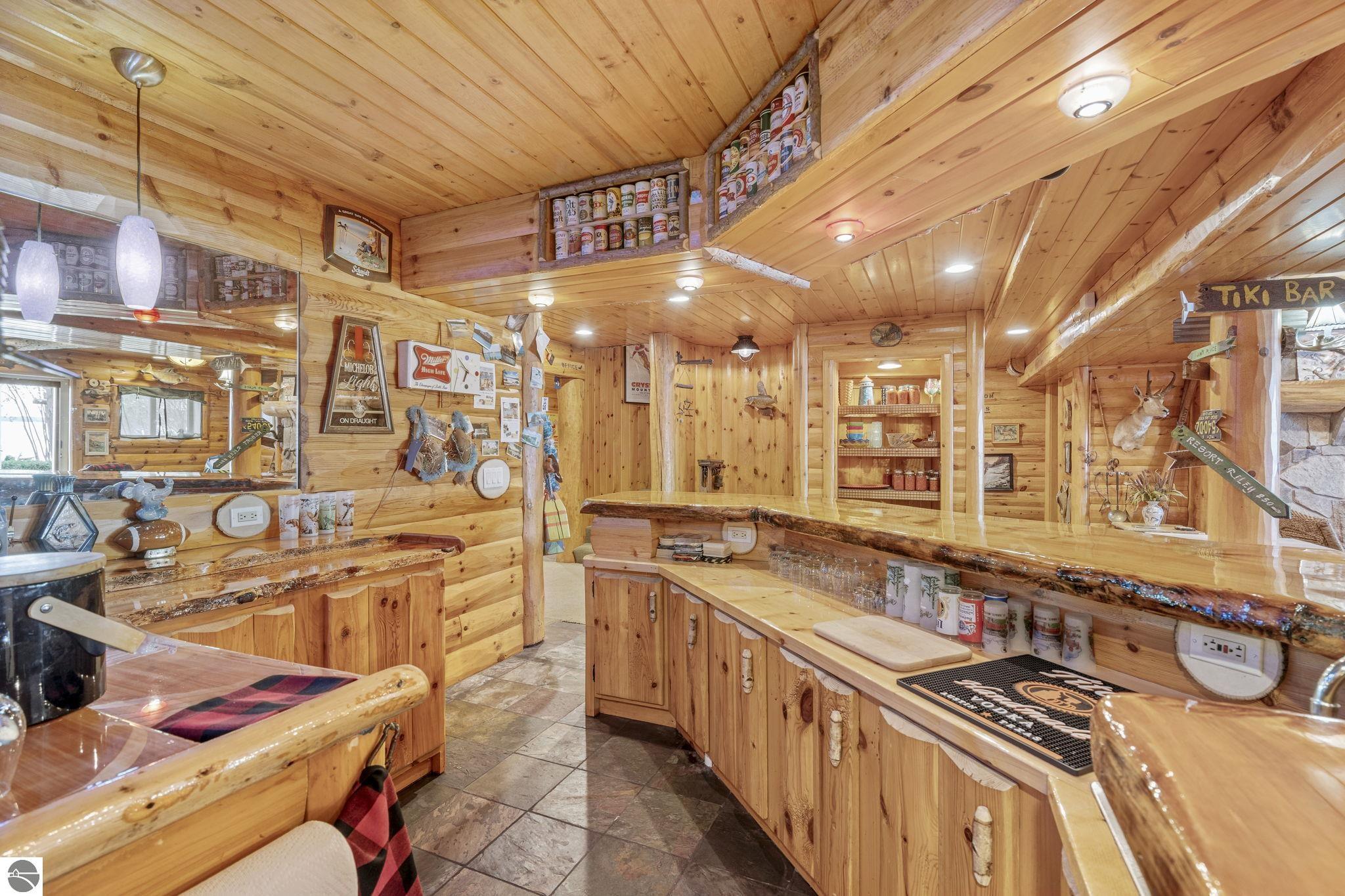 Traverse City, Michigan 49684, United States, 5 Bedrooms Bedrooms, ,4 BathroomsBathrooms,Residential,Active,141735