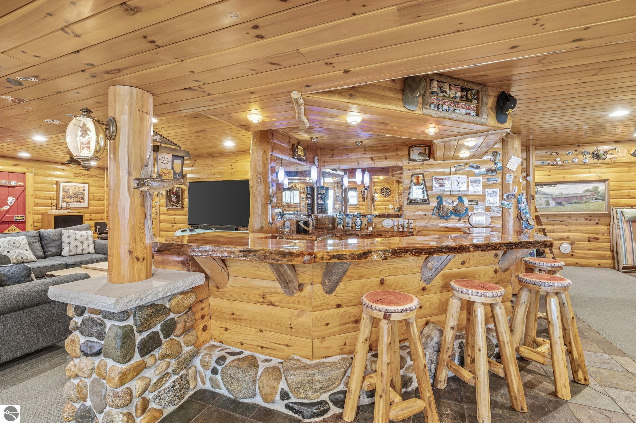 Traverse City, Michigan 49684, United States, 5 Bedrooms Bedrooms, ,4 BathroomsBathrooms,Residential,Active,141735