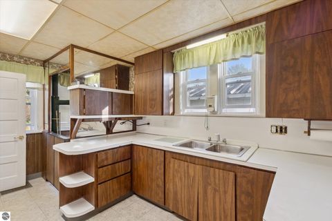 Tiny photo for 804 Hannah Avenue, Alma, MI 48801 (MLS # 1939468)