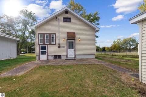 Tiny photo for 804 Hannah Avenue, Alma, MI 48801 (MLS # 1939468)