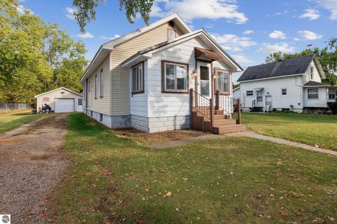 Tiny photo for 804 Hannah Avenue, Alma, MI 48801 (MLS # 1939468)