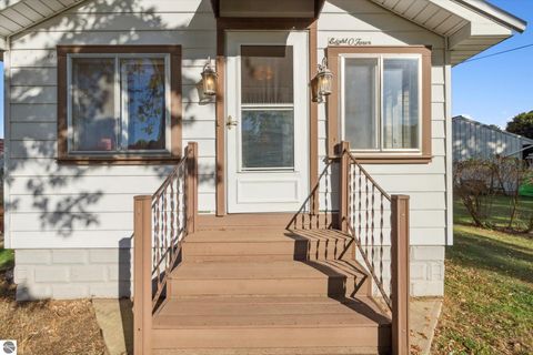 Tiny photo for 804 Hannah Avenue, Alma, MI 48801 (MLS # 1939468)