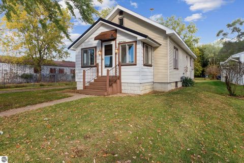 Tiny photo for 804 Hannah Avenue, Alma, MI 48801 (MLS # 1939468)