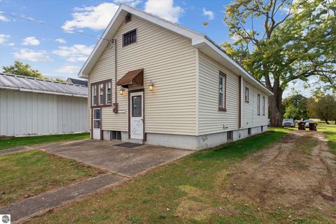 Tiny photo for 804 Hannah Avenue, Alma, MI 48801 (MLS # 1939468)