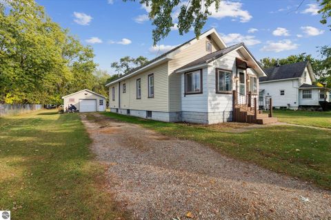 Tiny photo for 804 Hannah Avenue, Alma, MI 48801 (MLS # 1939468)