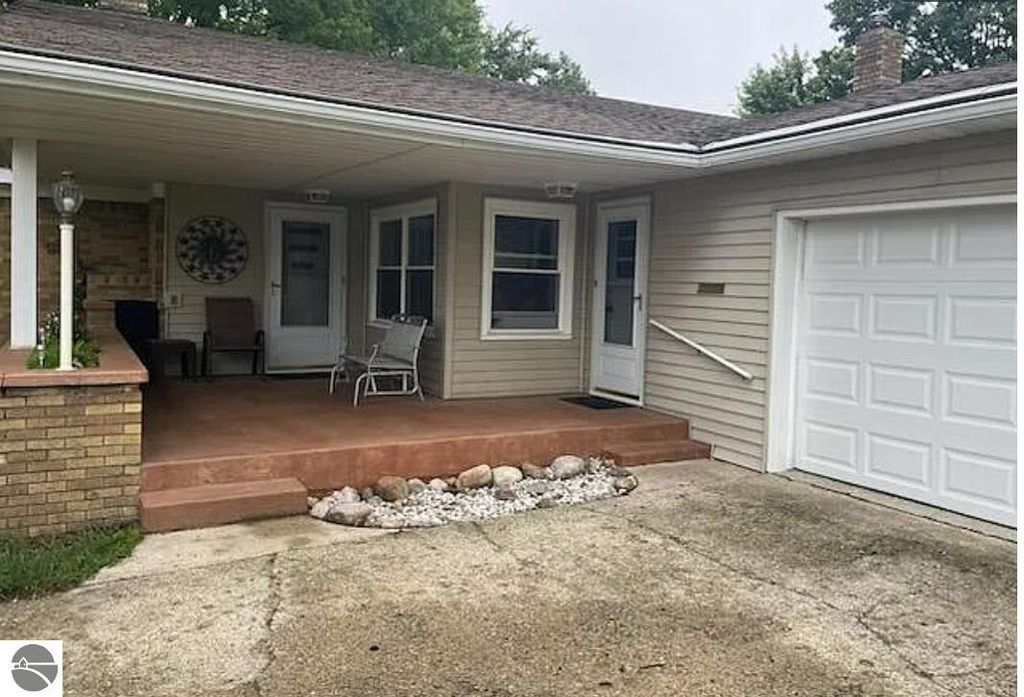 Photo of 616 Lakeshore Drive, Cadillac, MI 49601 (MLS # 1938157)