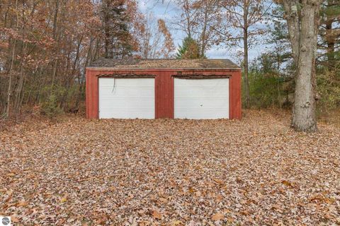 Tiny photo for 3289 N Ferris Road, Sumner, MI 48889 (MLS # 1940400)