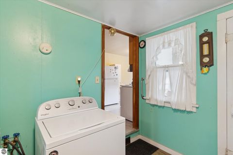 Tiny photo for 3289 N Ferris Road, Sumner, MI 48889 (MLS # 1940400)