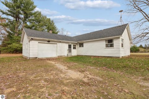 Tiny photo for 3289 N Ferris Road, Sumner, MI 48889 (MLS # 1940400)