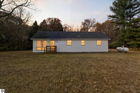 Tiny photo for 3289 N Ferris Road, Sumner, MI 48889 (MLS # 1940400)