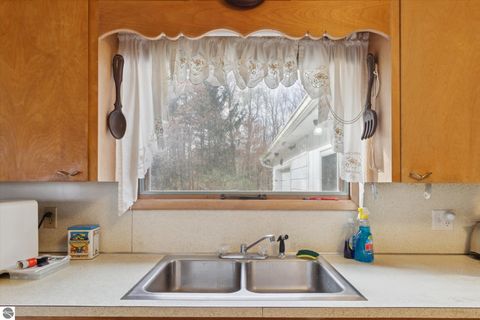 Tiny photo for 3289 N Ferris Road, Sumner, MI 48889 (MLS # 1940400)