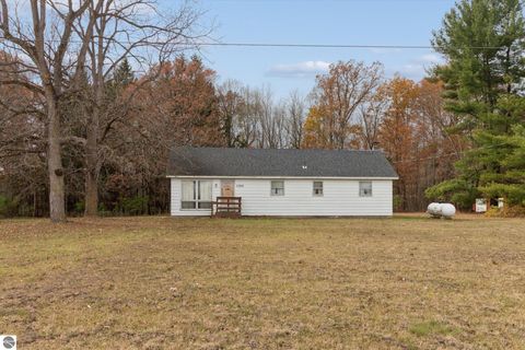 Tiny photo for 3289 N Ferris Road, Sumner, MI 48889 (MLS # 1940400)