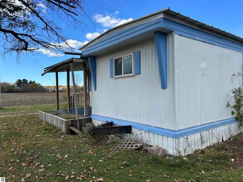 Tiny photo for 3394 W Washington Road, Ithaca, MI 48847 (MLS # 1940647)