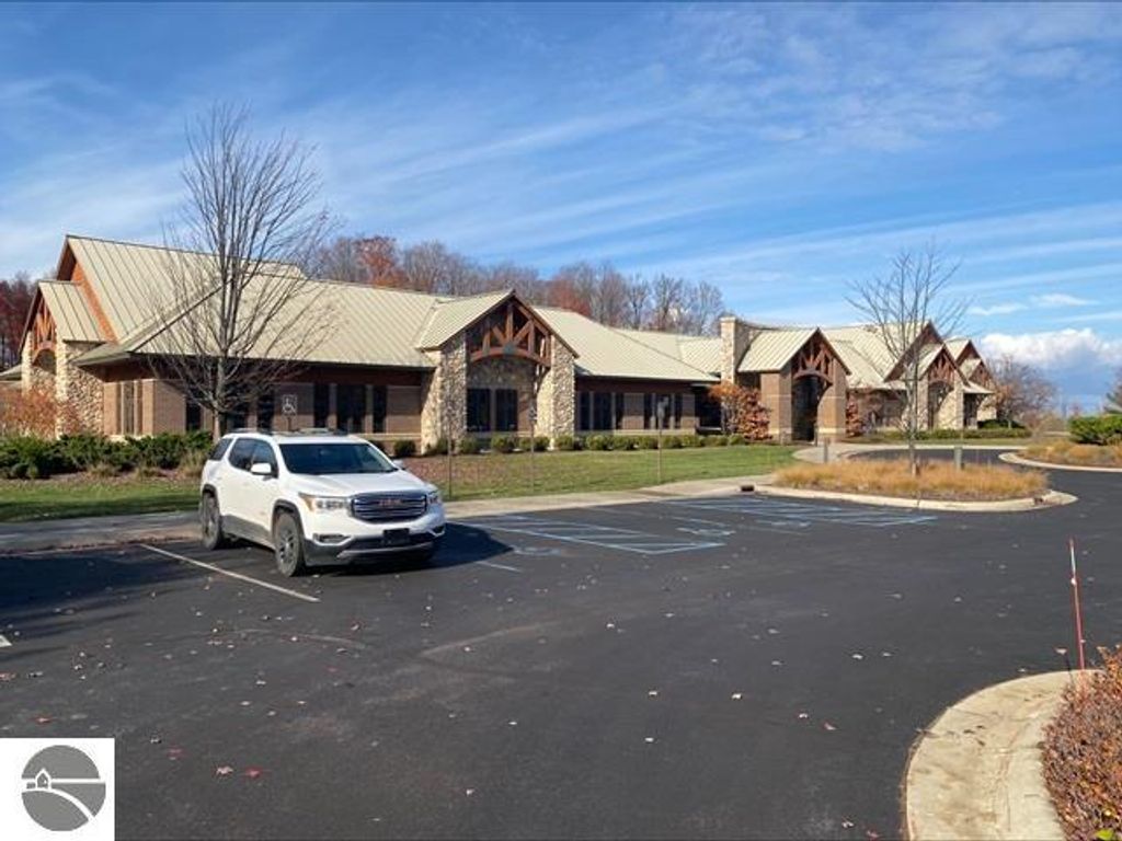 Photo of 700 E Hammond Rd #400, Traverse City, MI 49686 (MLS # 1921781)