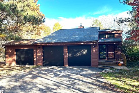 Tiny photo for 11212 Fairway Drive, Roscommon, MI 48653 (MLS # 1939688)