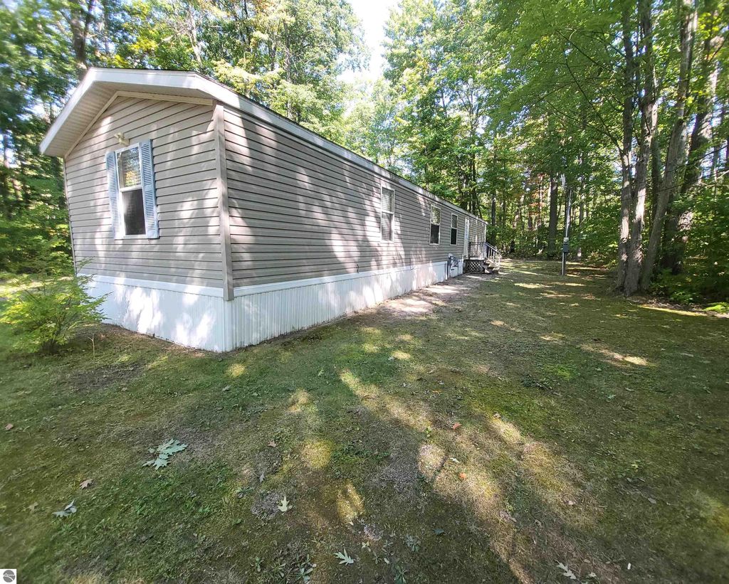 Photo of 4628 Marl Lake Road, Roscommon, MI 48653 (MLS # 1938641)