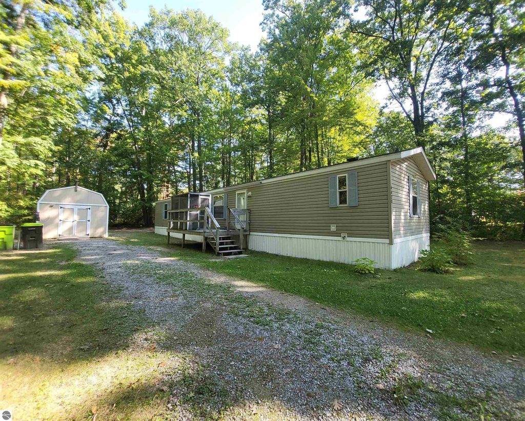 Photo of 4628 Marl Lake Road, Roscommon, MI 48653 (MLS # 1938641)