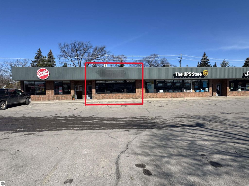 Photo of 528 W Fourteenth Street #2, Traverse City, MI 49684 (MLS # 1931332)
