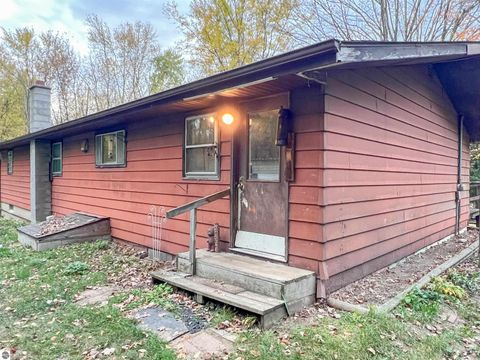 Tiny photo for 18824 30th Avenue, Marion, MI 49665 (MLS # 1939987)