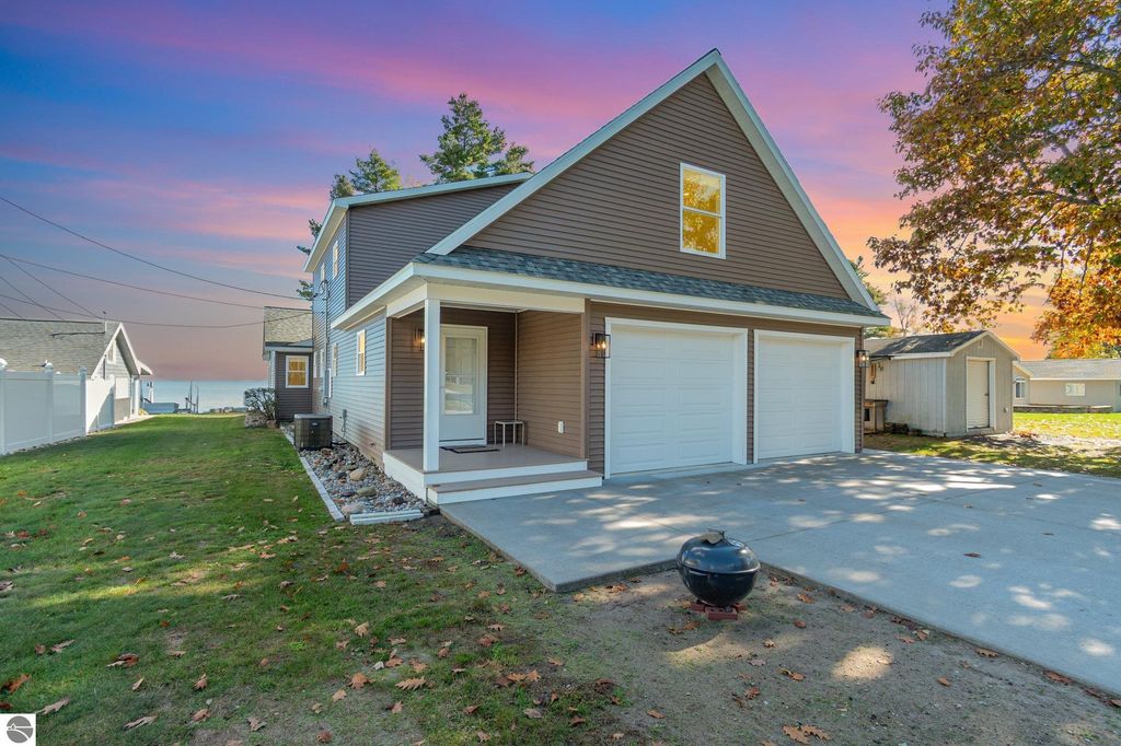 Photo of 1115 S Bay Drive, Tawas City, MI 48763 (MLS # 1939887)