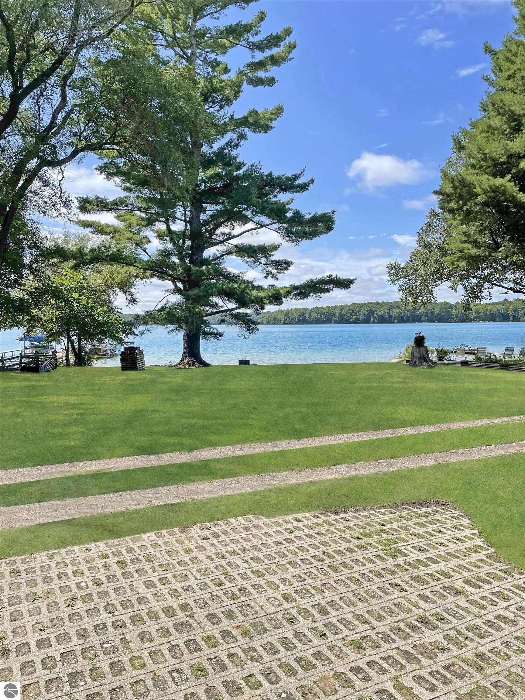 Lake Ann, Michigan 49650, United States, 7 Bedrooms Bedrooms, ,3 BathroomsBathrooms,Residential,Pending,102500