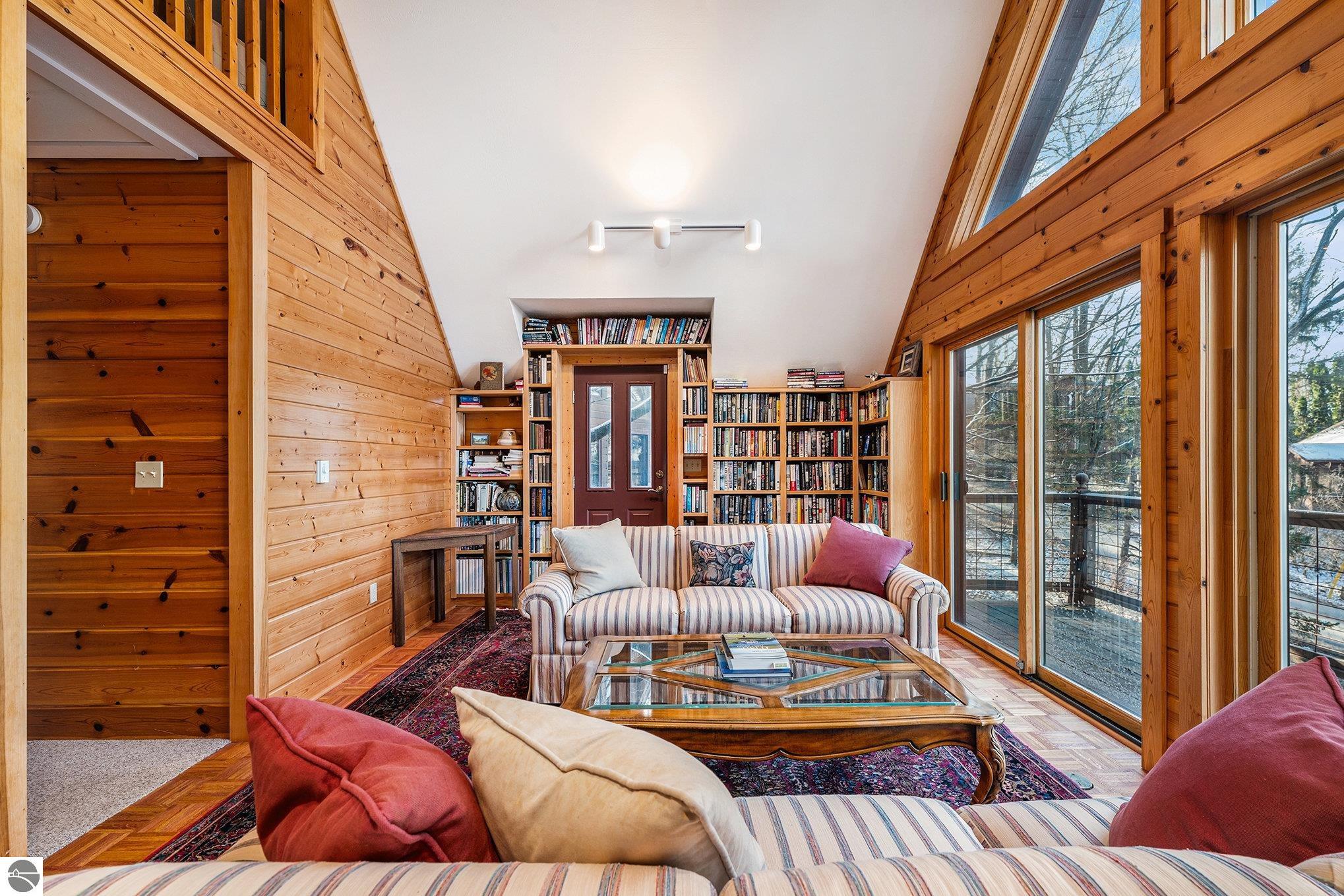 Lake Ann, Michigan 49650, United States, 7 Bedrooms Bedrooms, ,3 BathroomsBathrooms,Residential,Pending,102500